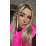 Profesora de matemáticas imparte clases a niños de todas las edades